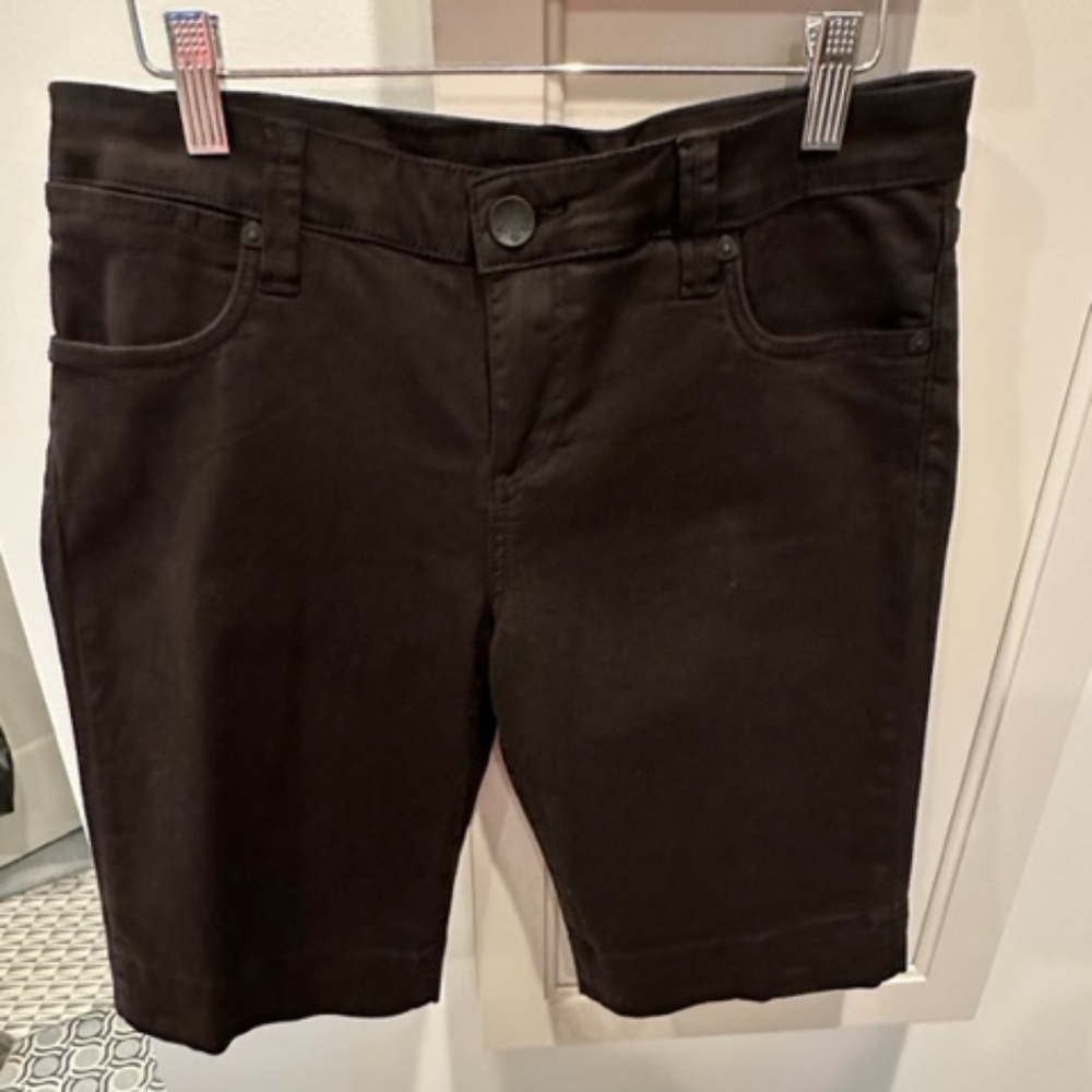 Natalie Bermuda short from Kut in size 8.